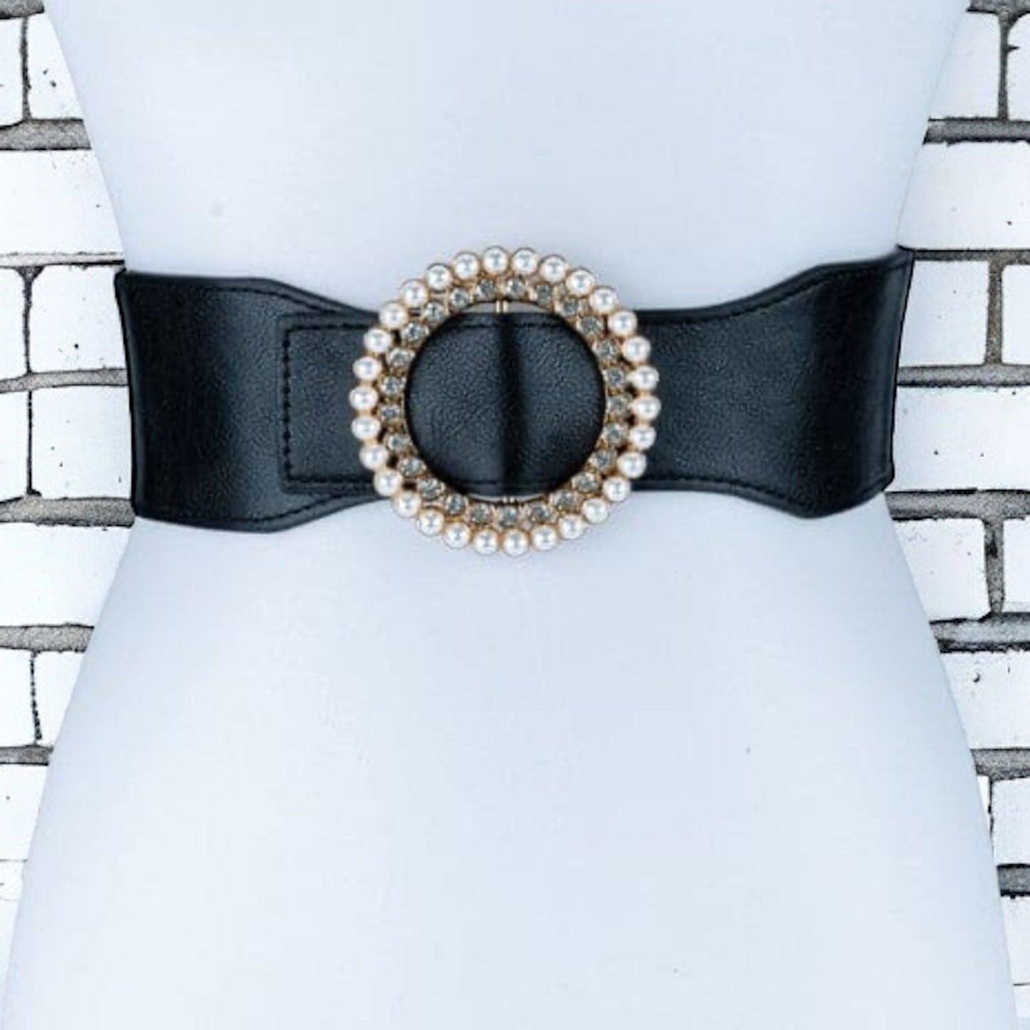 PEARL AND RHINESTONE ROUND BUCKLE BELT